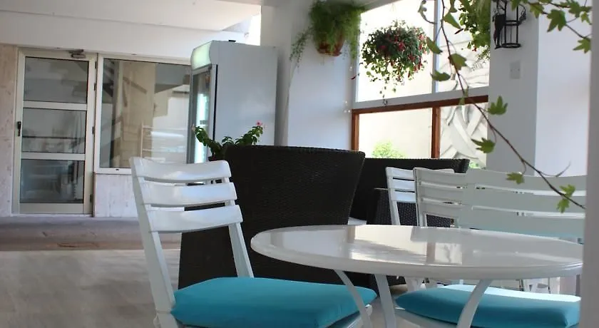 Eleonora Hotel Apartments Larnaca 2*,